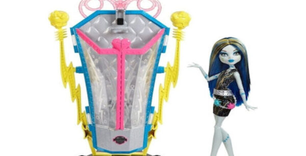 oie_jMagMmJTaJlM Mattel Monster High BJR46 - Πείραμα Φράνκι με Θάλαμο Επαναφόρτισης